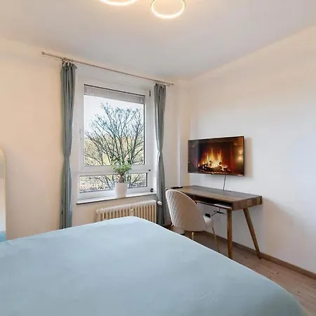 Charmentes Mit Kueche, Naturgebiet Düsseldorf